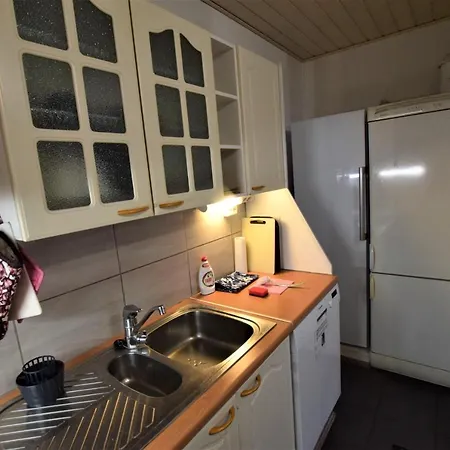 Pyhtaeaen Vuokramoekit Tuuski