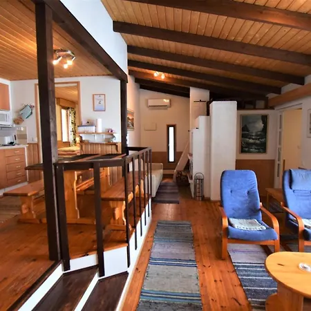 Alpesi faház Pyhtaeaen Vuokramoekit