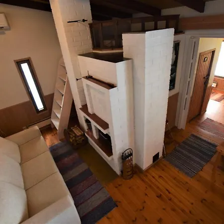 Pyhtaeaen Vuokramoekit Alpesi faház *