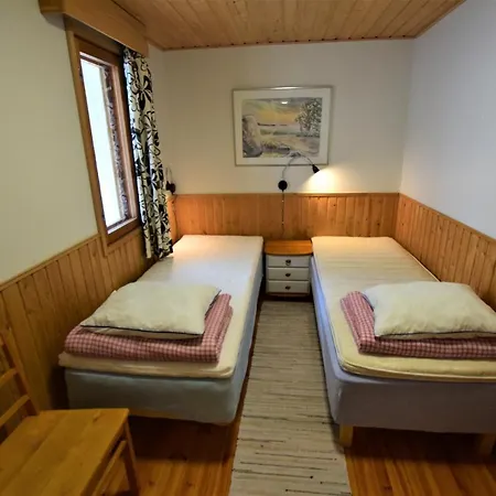 Pyhtaeaen Vuokramoekit Alpesi faház *