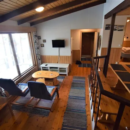 Pyhtaeaen Vuokramoekit Alpesi faház *