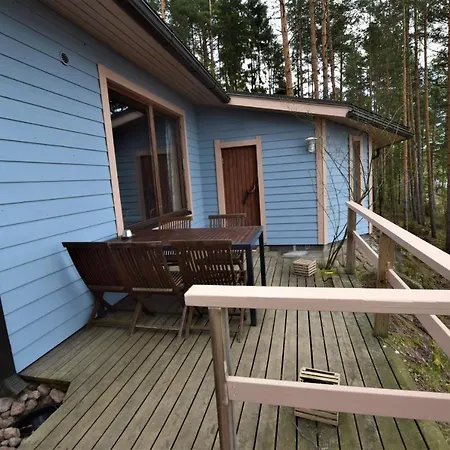 Alpesi faház Pyhtaeaen Vuokramoekit Tuuski