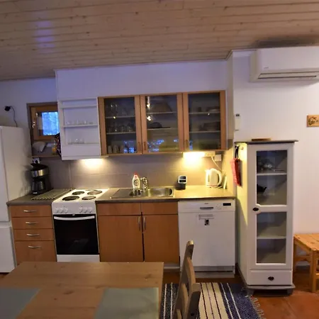 Pyhtaeaen Vuokramoekit Tuuski