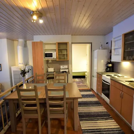Pyhtaeaen Vuokramoekit Chalet