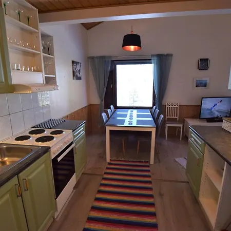 Pyhtaeaen Vuokramoekit Chalet Tuuski