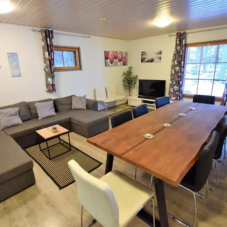 Chalet Pyhtaeaen Vuokramoekit Tuuski