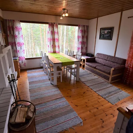 Pyhtaeaen Vuokramoekit Chalet
