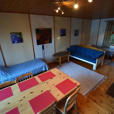 Pyhtaeaen Vuokramoekit Chalet *
