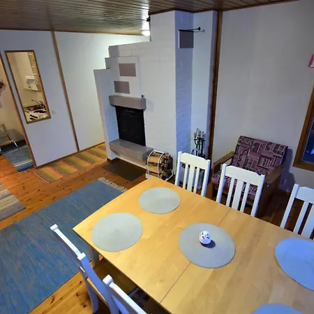 Pyhtaeaen Vuokramoekit Chalet Tuuski