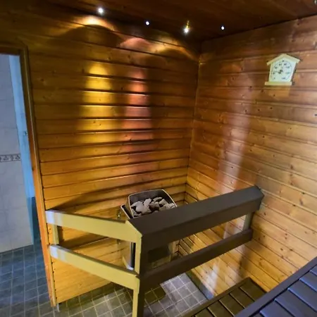 Alpesi faház Pyhtaeaen Vuokramoekit *