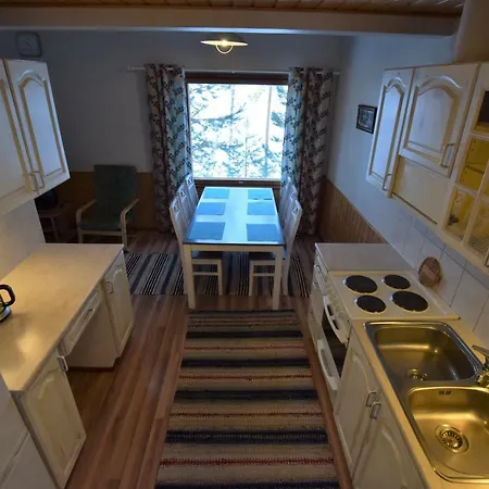 Pyhtaeaen Vuokramoekit *