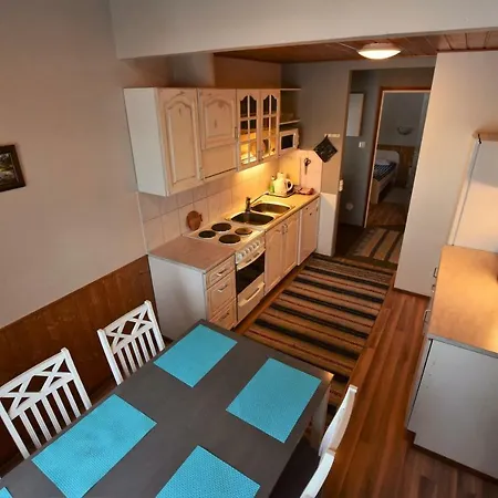 Pyhtaeaen Vuokramoekit * Tuuski