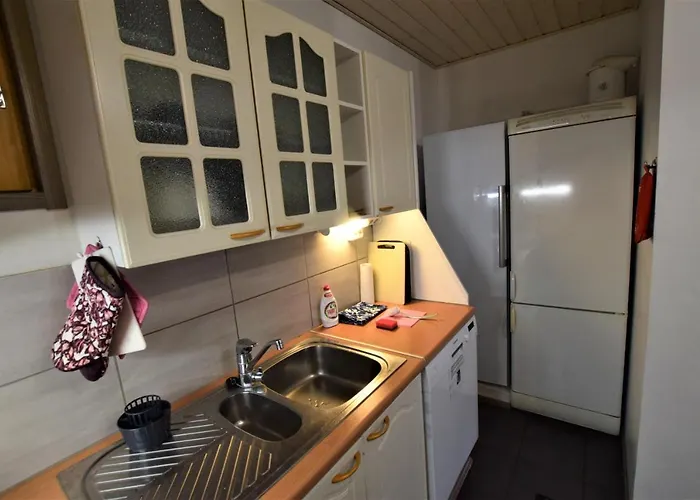 Pyhtaeaen Vuokramoekit Tuuski