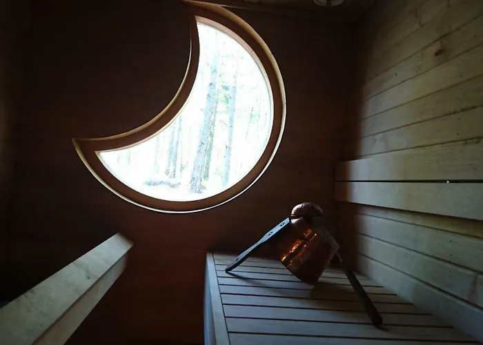 Pyhtaeaen Vuokramoekit * Tuuski