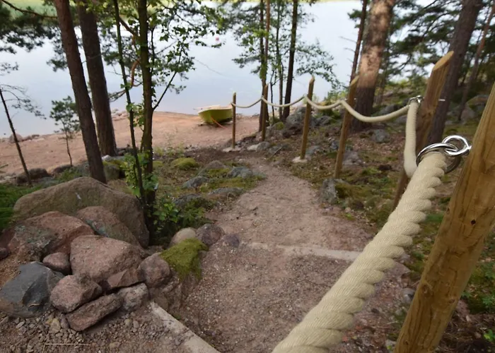 Pyhtaeaen Vuokramoekit * Tuuski