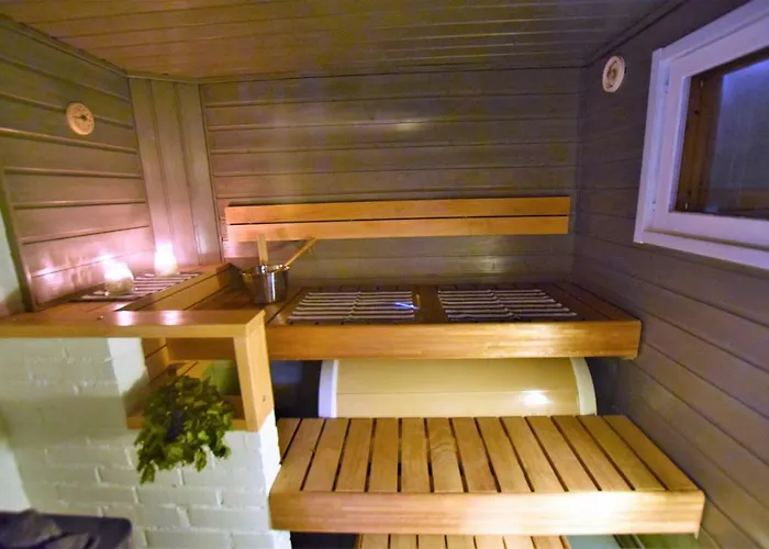 Pyhtaeaen Vuokramoekit * Tuuski